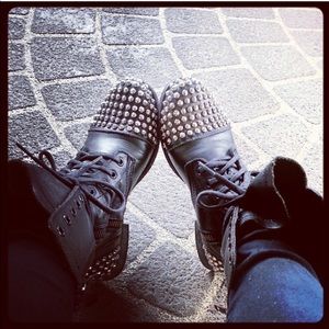 Steve Madden studded combat boots 🖤💎